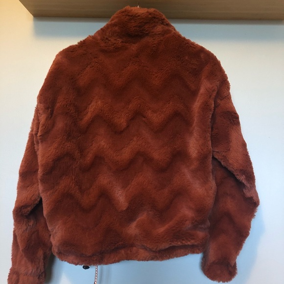 NWOT Urban Outfitters Eva Cozy Faux Fur Jacket - Picture 5 of 5